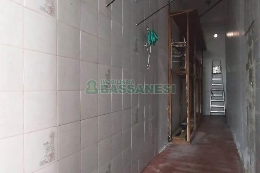 Loja com 180m², no bairro São Victor COHAB em Caxias do Sul para Alugar