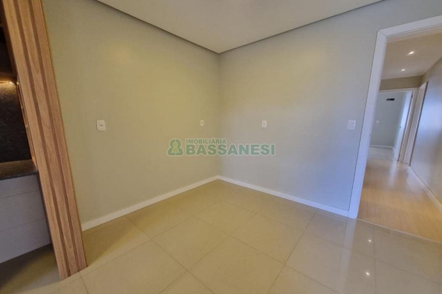 Apartamento com 86m², 2 dormitórios, 2 vagas, no bairro Panazzolo em Caxias do Sul para Comprar