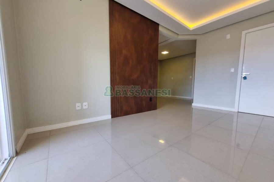Apartamento com 86m², 2 dormitórios, 2 vagas, no bairro Panazzolo em Caxias do Sul para Comprar