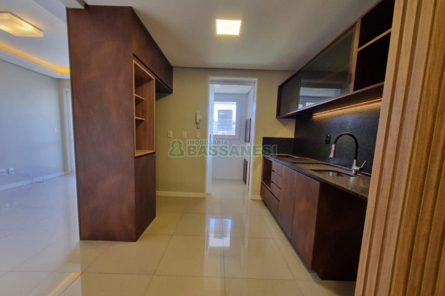 Apartamento com 86m², 2 dormitórios, 2 vagas, no bairro Panazzolo em Caxias do Sul para Comprar