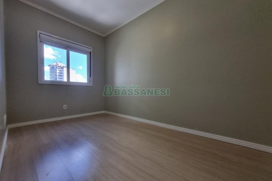 Apartamento com 86m², 2 dormitórios, 2 vagas, no bairro Panazzolo em Caxias do Sul para Comprar
