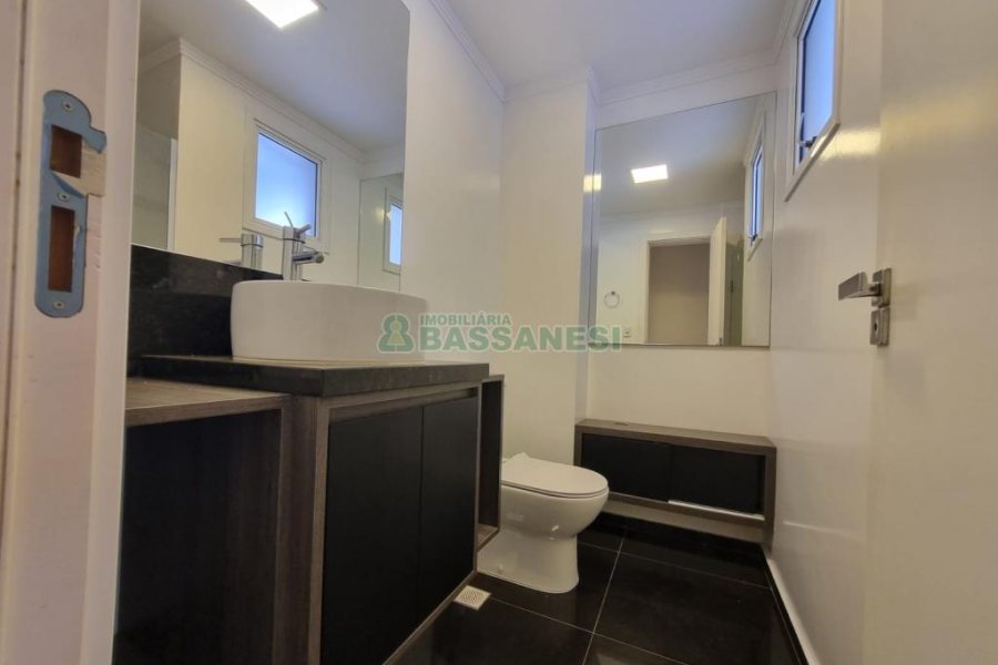 Apartamento com 86m², 2 dormitórios, 2 vagas, no bairro Panazzolo em Caxias do Sul para Comprar