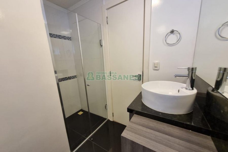 Apartamento com 86m², 2 dormitórios, 2 vagas, no bairro Panazzolo em Caxias do Sul para Comprar