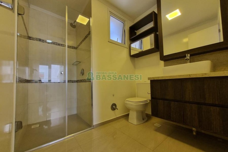 Apartamento com 86m², 2 dormitórios, 2 vagas, no bairro Panazzolo em Caxias do Sul para Comprar