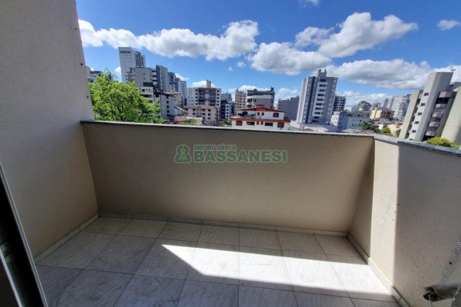 Apartamento com 86m², 2 dormitórios, 2 vagas, no bairro Panazzolo em Caxias do Sul para Comprar
