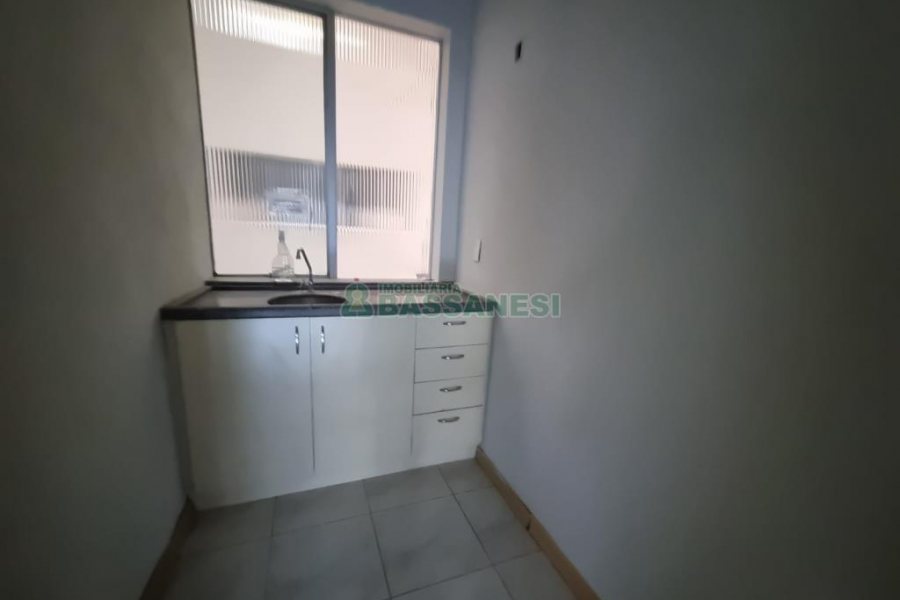 Sala com 75m², 1 vaga, no bairro Centro em Caxias do Sul para Alugar ou Comprar