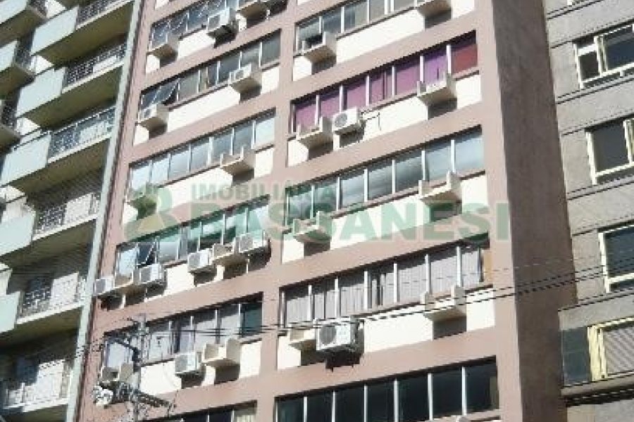 Sala com 75m², 1 vaga, no bairro Centro em Caxias do Sul para Alugar ou Comprar