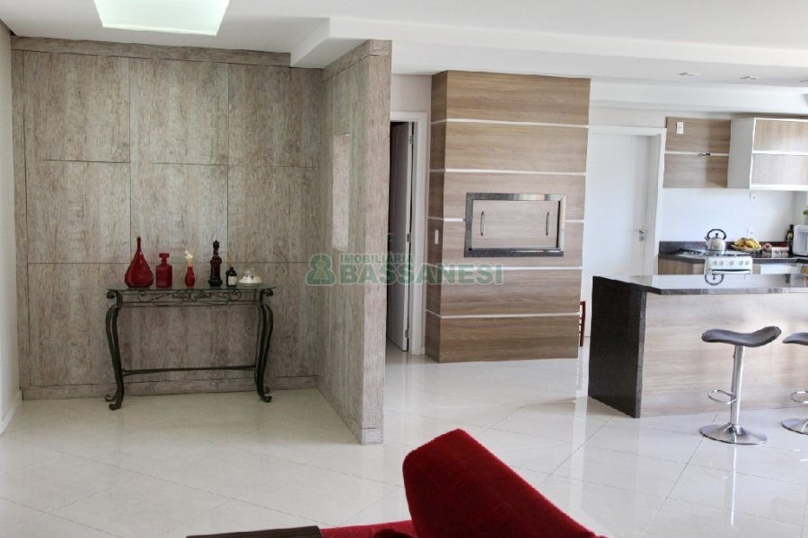 Apto Mobiliado com 153m², 3 dormitórios, 2 vagas, no bairro Lourdes em Caxias do Sul para Comprar