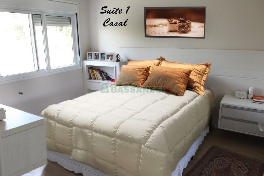 Apto Mobiliado com 153m², 3 dormitórios, 2 vagas, no bairro Lourdes em Caxias do Sul para Comprar