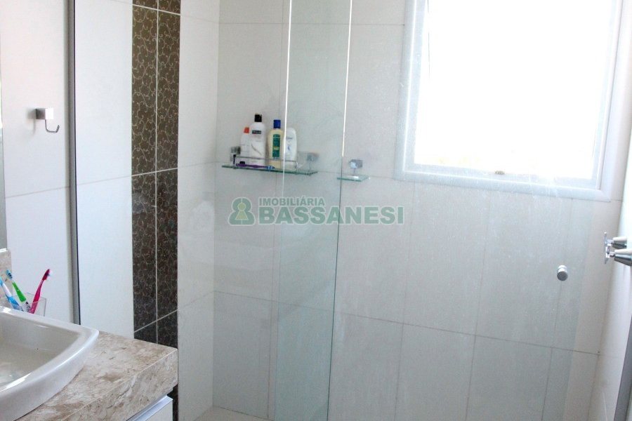 Apto Mobiliado com 153m², 3 dormitórios, 2 vagas, no bairro Lourdes em Caxias do Sul para Comprar