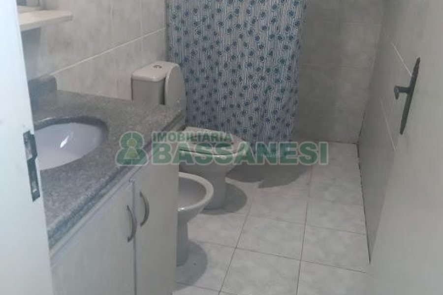 Casa com 70m², 4 dormitórios, 3 vagas, no bairro Marechal Floriano em Caxias do Sul para Comprar