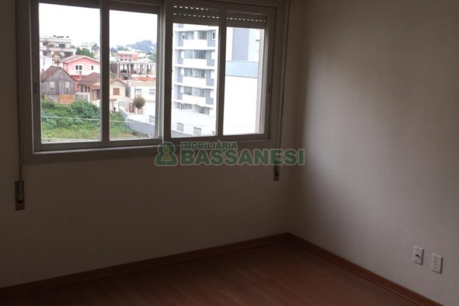 Apartamento com 38m², 1 dormitório, no bairro Pio X em Caxias do Sul para Comprar