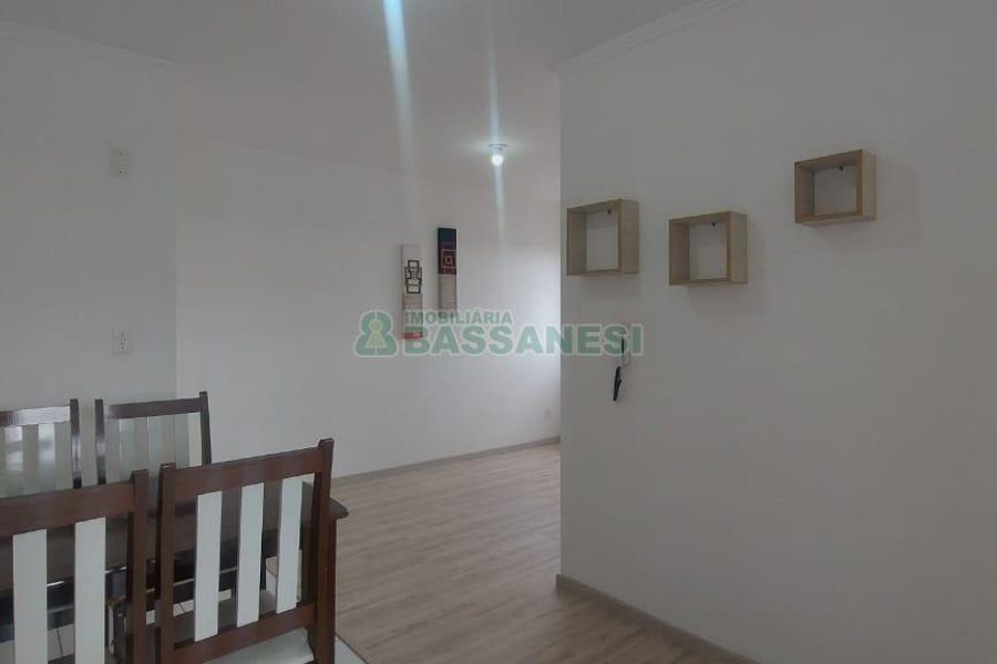 Apartamento com 62m², 2 dormitórios, 1 vaga, no bairro Vinhedos em Caxias do Sul para Alugar