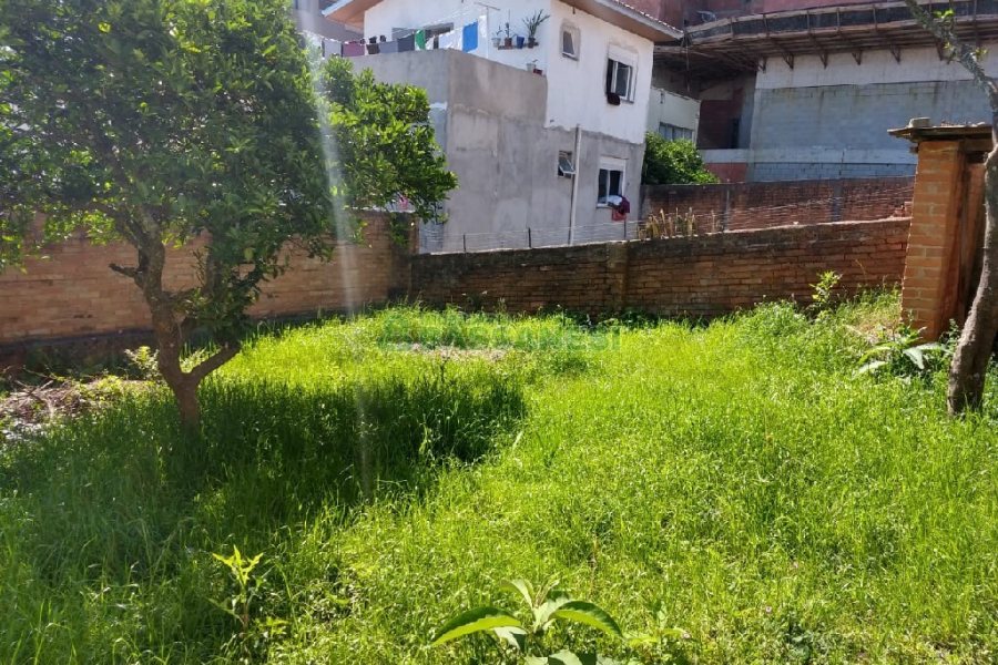 Casa com 100m², 3 dormitórios, 1 vaga, no bairro Panazzolo em Caxias do Sul para Comprar