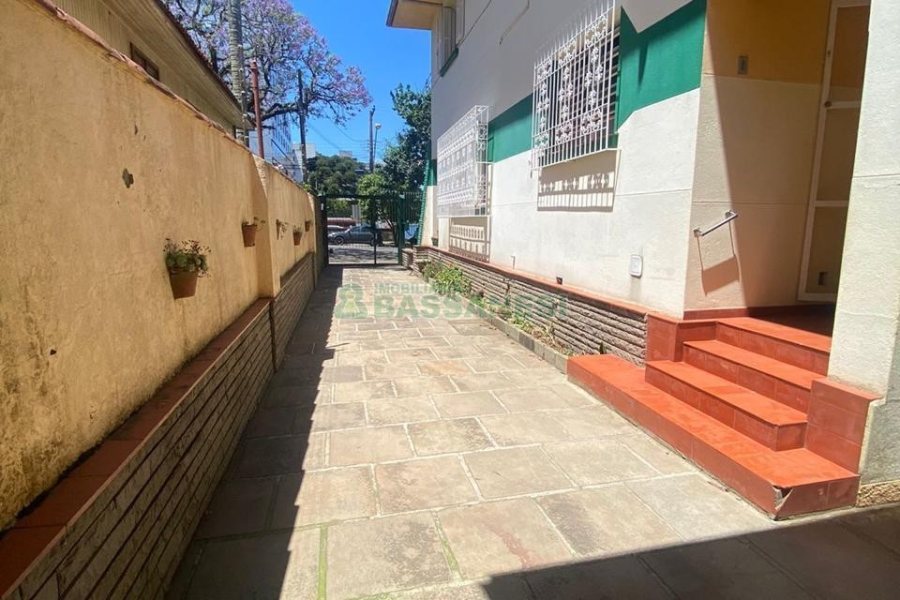 Casa Comercial com 330m², 3 dormitórios, 3 vagas, no bairro São Pelegrino em Caxias do Sul para Alugar ou Comprar