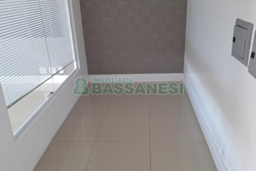 Sala com 60m², 1 vaga, no bairro Santa Catarina em Caxias do Sul para Alugar