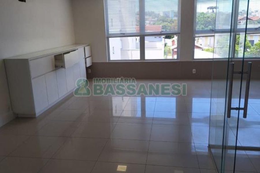 Sala com 60m², 1 vaga, no bairro Santa Catarina em Caxias do Sul para Alugar