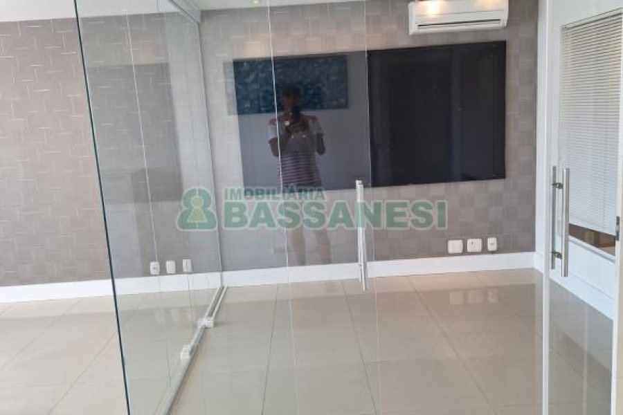 Sala com 60m², 1 vaga, no bairro Santa Catarina em Caxias do Sul para Alugar