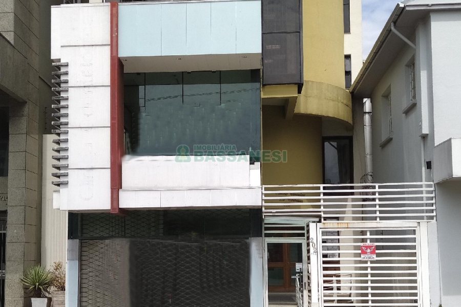 Loja com 270m², no bairro São Pelegrino em Caxias do Sul para Alugar ou Comprar