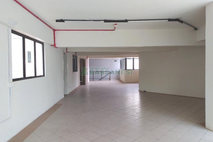 Loja com 270m², no bairro São Pelegrino em Caxias do Sul para Alugar ou Comprar