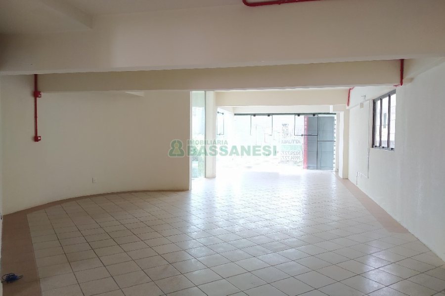 Loja com 270m², no bairro São Pelegrino em Caxias do Sul para Alugar ou Comprar