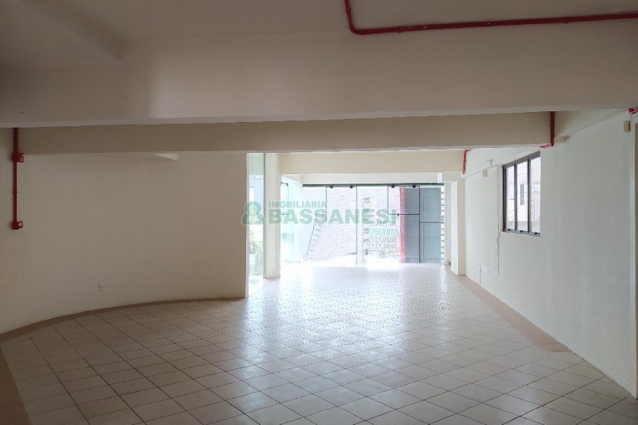 Loja com 270m², no bairro São Pelegrino em Caxias do Sul para Alugar ou Comprar