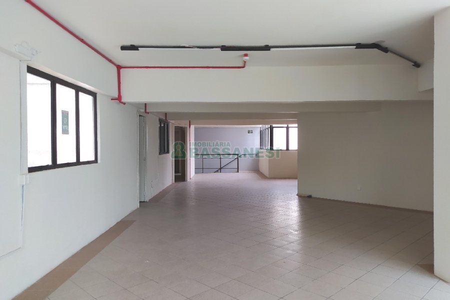 Loja com 270m², no bairro São Pelegrino em Caxias do Sul para Alugar ou Comprar