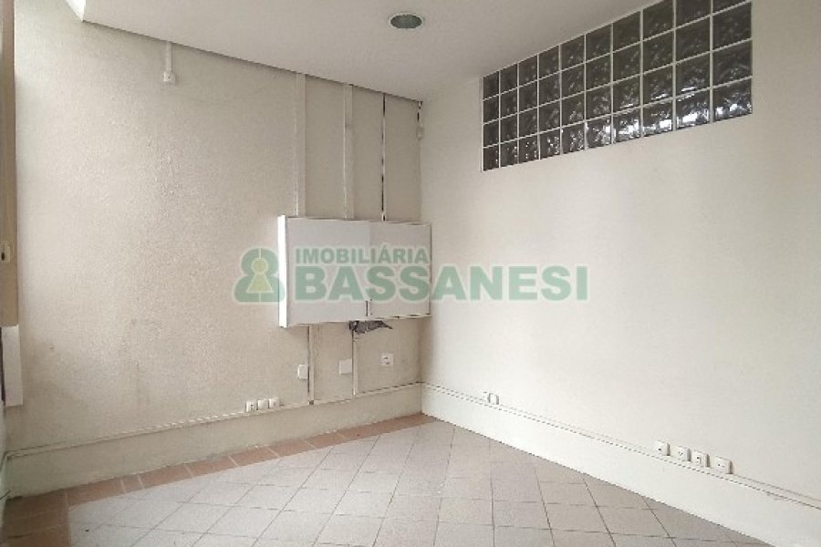 Loja com 270m², no bairro São Pelegrino em Caxias do Sul para Alugar ou Comprar