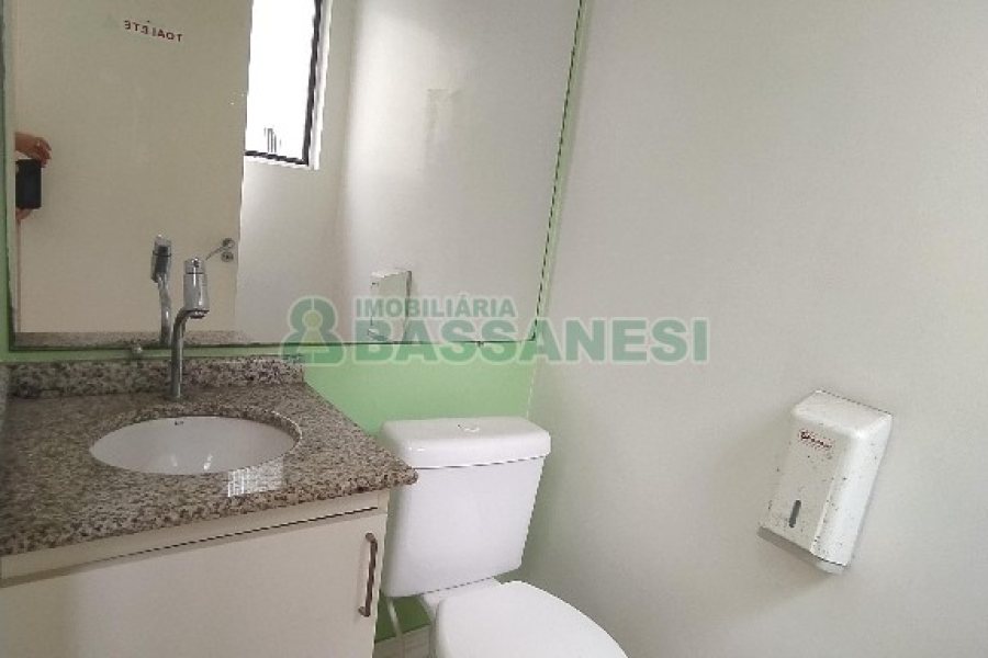 Loja com 270m², no bairro São Pelegrino em Caxias do Sul para Alugar ou Comprar