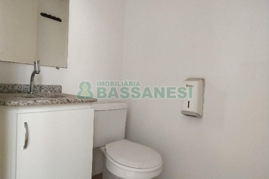 Loja com 270m², no bairro São Pelegrino em Caxias do Sul para Alugar ou Comprar