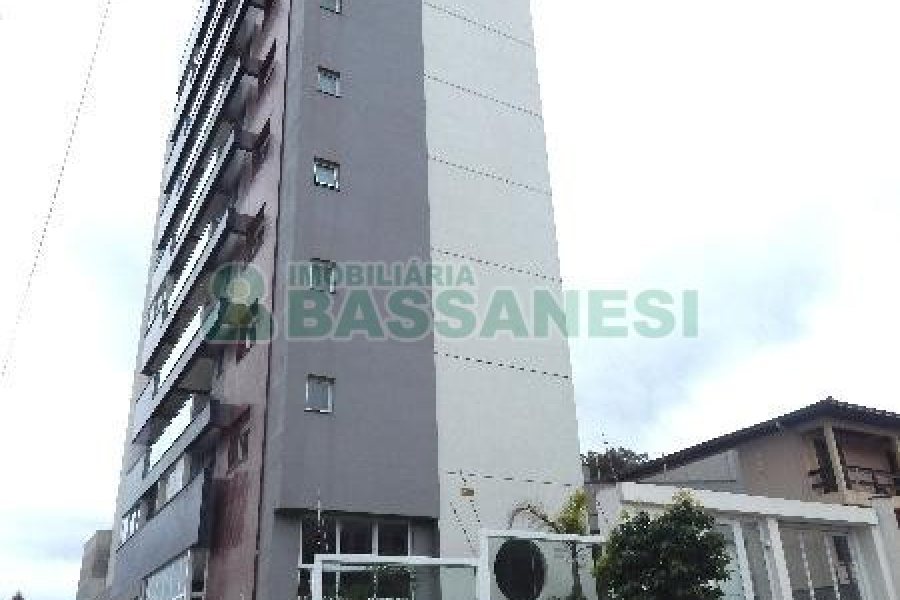 Apartamento com 91m², 3 dormitórios, 2 vagas, no bairro Kayser em Caxias do Sul para Comprar