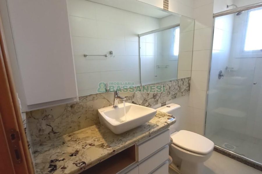 Apartamento com 91m², 3 dormitórios, 2 vagas, no bairro Kayser em Caxias do Sul para Comprar