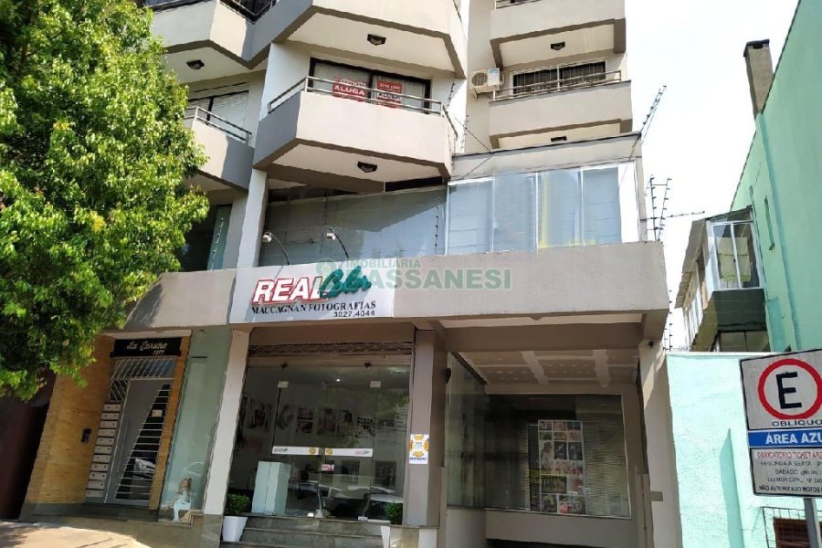 Loja com 480m², 6 vagas, no bairro Centro em Caxias do Sul para Alugar