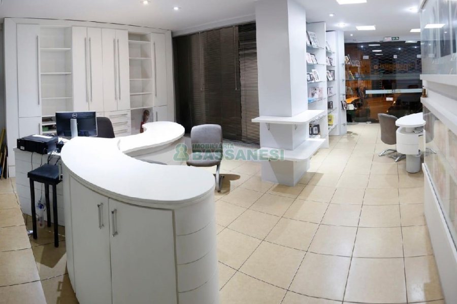 Loja com 480m², 6 vagas, no bairro Centro em Caxias do Sul para Alugar