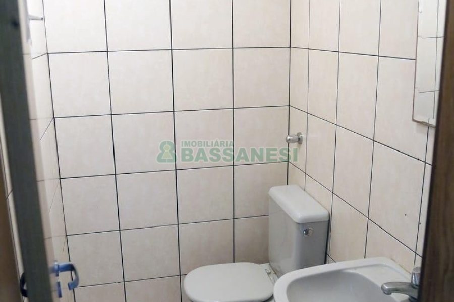 Loja com 480m², 6 vagas, no bairro Centro em Caxias do Sul para Alugar