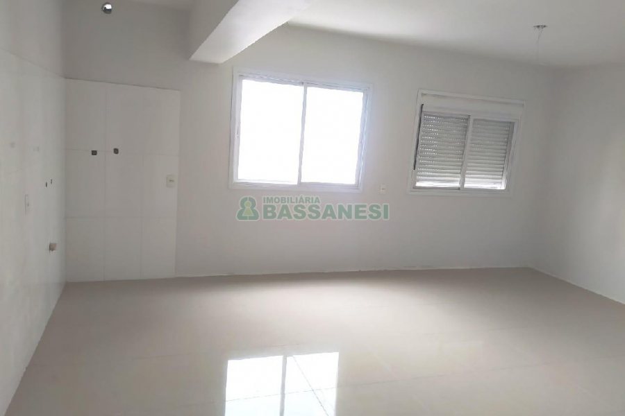 Kitinete com 38m², 1 dormitório, no bairro Centro em Caxias do Sul para Alugar