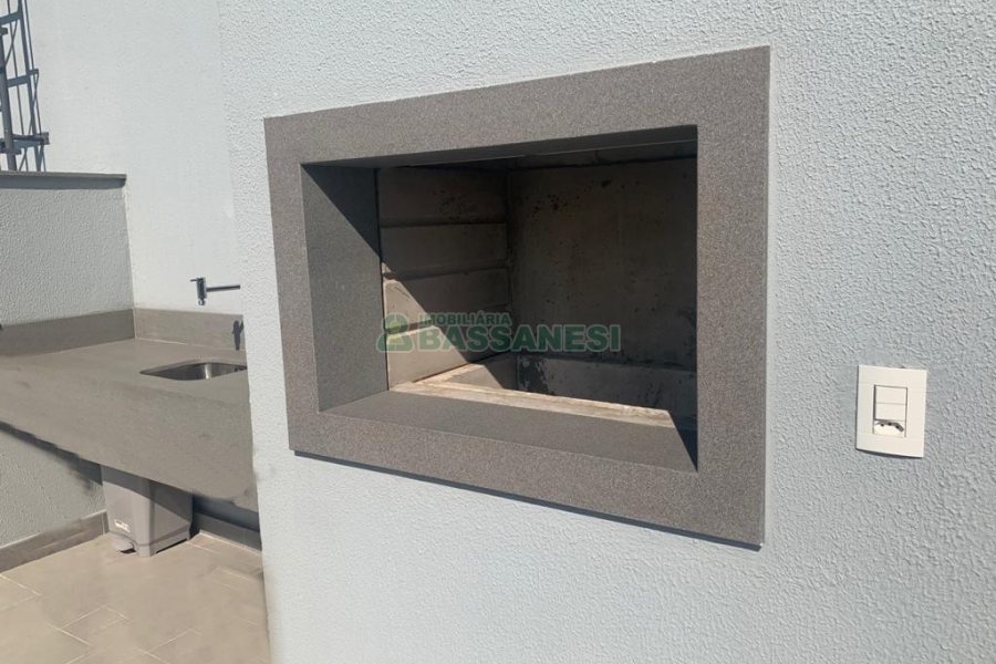 Apartamento com 41m², 1 dormitório, 1 vaga, no bairro Lourdes em Caxias do Sul para Comprar