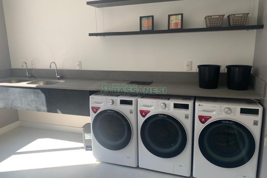 Apartamento com 41m², 1 dormitório, 1 vaga, no bairro Lourdes em Caxias do Sul para Comprar