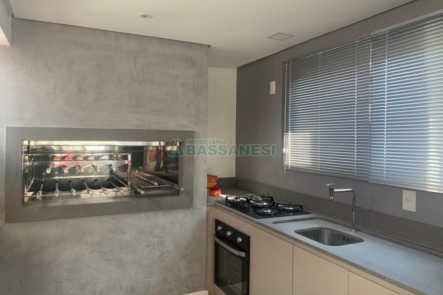 Apartamento com 41m², 1 dormitório, 1 vaga, no bairro Lourdes em Caxias do Sul para Comprar