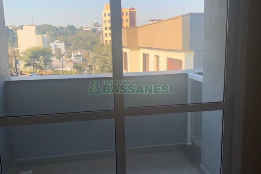 Apartamento com 41m², 1 dormitório, 1 vaga, no bairro Lourdes em Caxias do Sul para Comprar