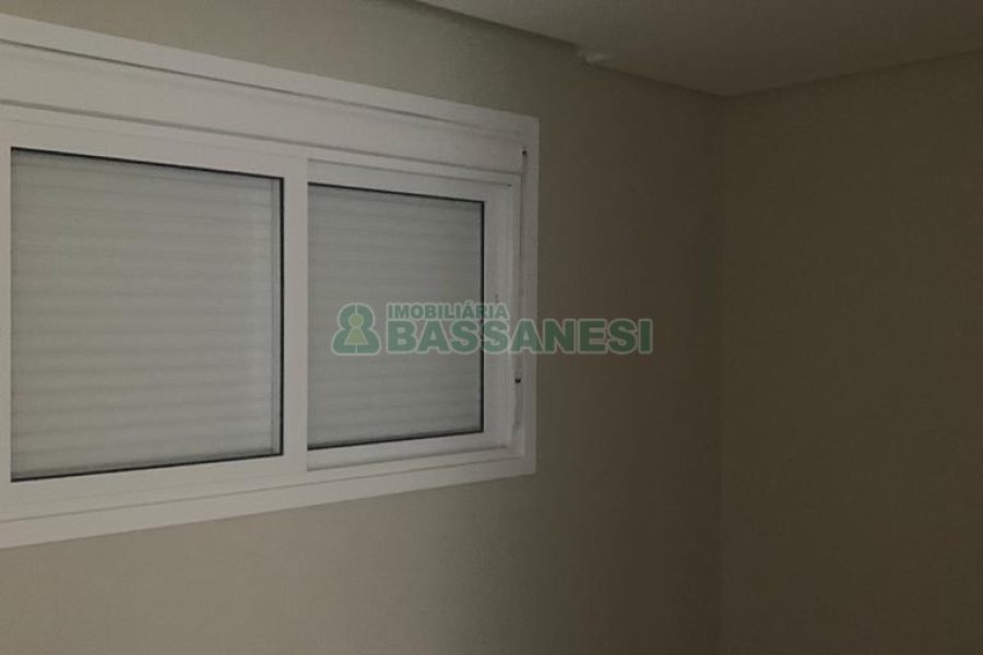 Apartamento com 41m², 1 dormitório, 1 vaga, no bairro Lourdes em Caxias do Sul para Comprar