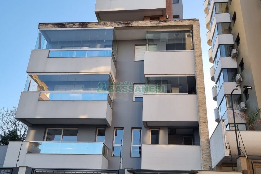Apartamento com 129m², 2 dormitórios, 2 vagas, no bairro Vila Horn em Caxias do Sul para Comprar