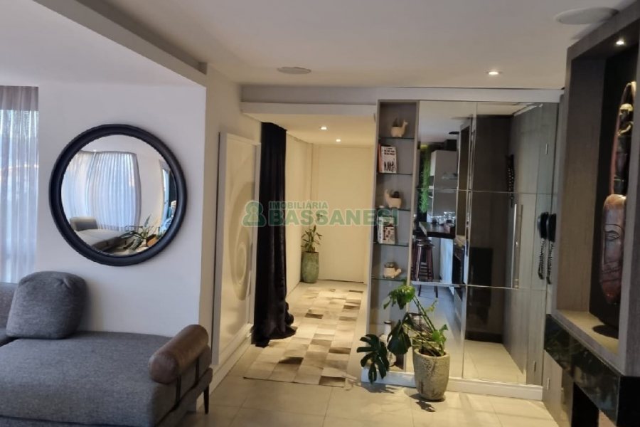 Apartamento com 129m², 2 dormitórios, 2 vagas, no bairro Vila Horn em Caxias do Sul para Comprar