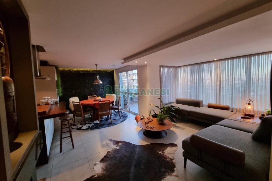 Apartamento com 129m², 2 dormitórios, 2 vagas, no bairro Vila Horn em Caxias do Sul para Comprar