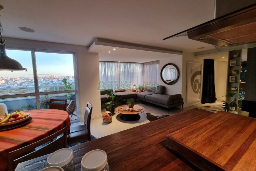 Apartamento com 129m², 2 dormitórios, 2 vagas, no bairro Vila Horn em Caxias do Sul para Comprar
