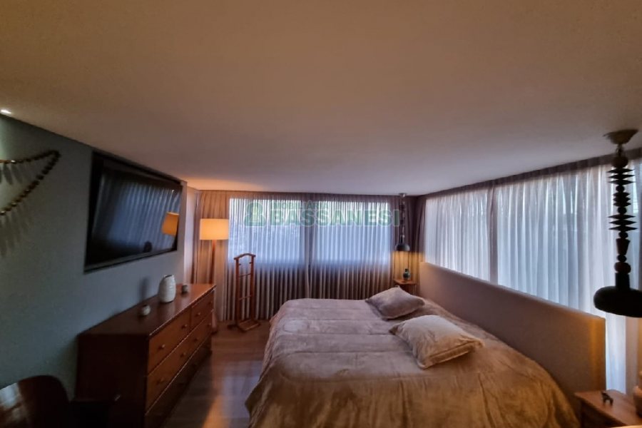 Apartamento com 129m², 2 dormitórios, 2 vagas, no bairro Vila Horn em Caxias do Sul para Comprar