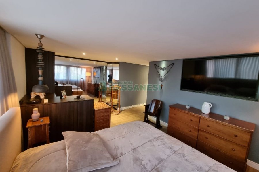 Apartamento com 129m², 2 dormitórios, 2 vagas, no bairro Vila Horn em Caxias do Sul para Comprar