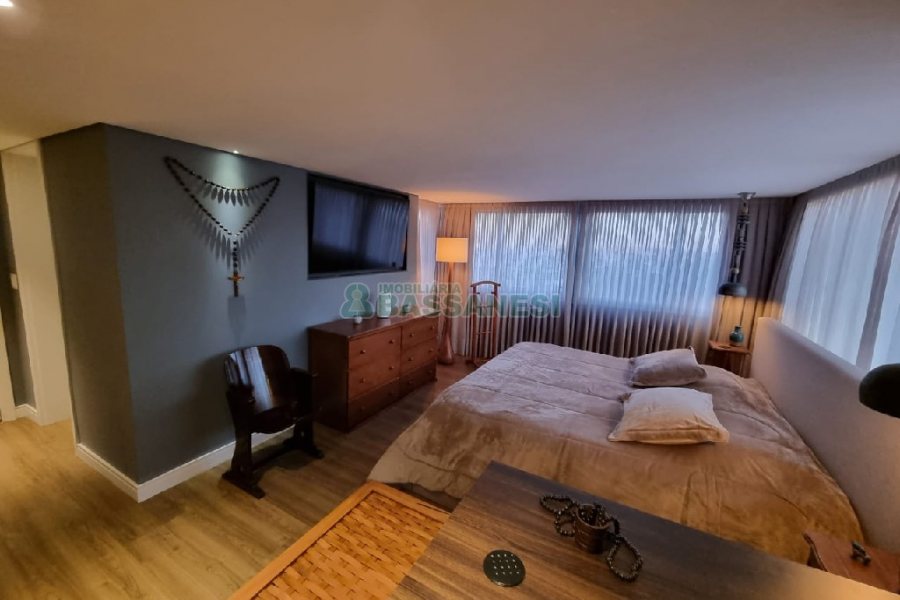 Apartamento com 129m², 2 dormitórios, 2 vagas, no bairro Vila Horn em Caxias do Sul para Comprar