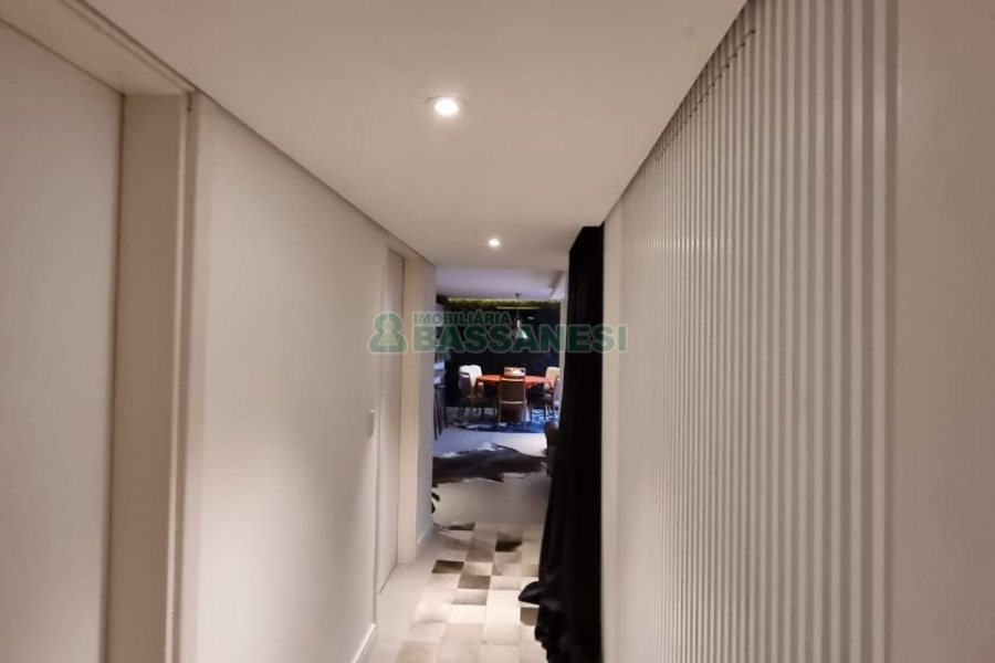 Apartamento com 129m², 2 dormitórios, 2 vagas, no bairro Vila Horn em Caxias do Sul para Comprar