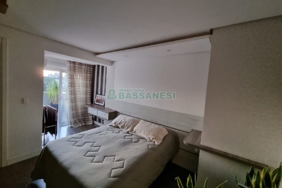 Apartamento com 129m², 2 dormitórios, 2 vagas, no bairro Vila Horn em Caxias do Sul para Comprar